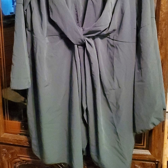 SHEIN Bell Sleeve Dress in Green - Picture 4 of 7